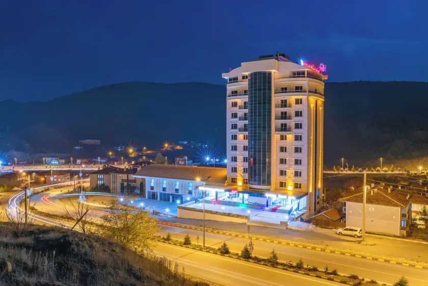 Hadriana Palace Hotel - Image 1