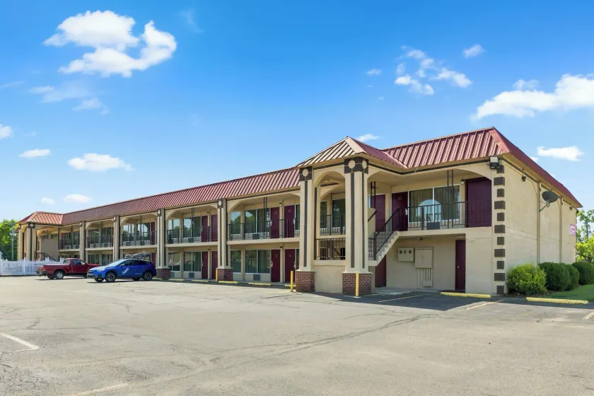 Red Roof Inn Wheelersburg - Image 1
