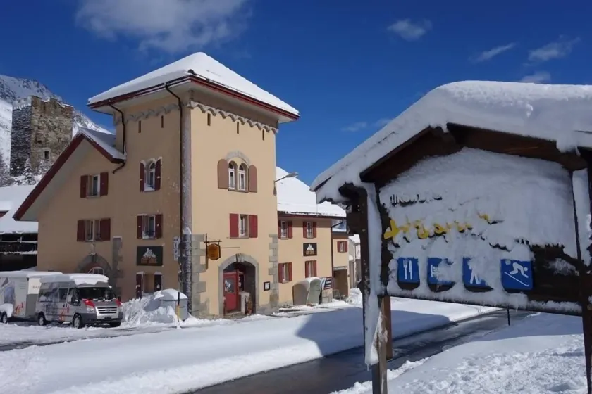 Sust Lodge - Image 1
