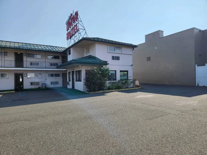 Winslow Motel - Image 1