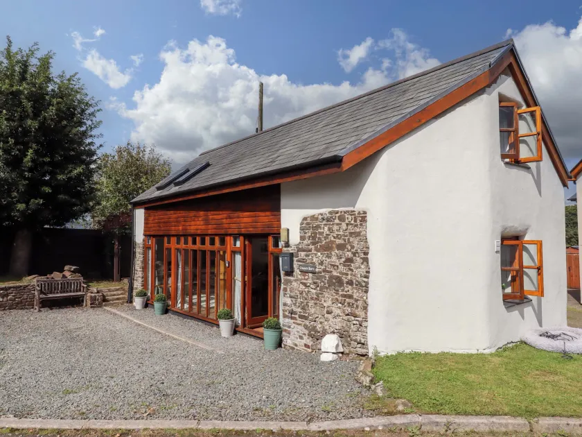 Church Barn - Image 1