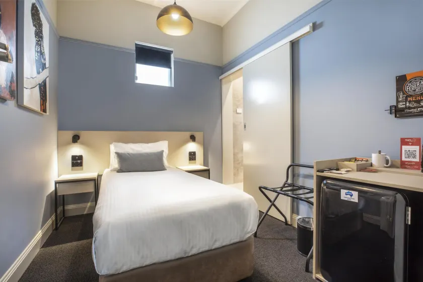 Nightcap at Federal Hotel Mt Gambier - Image 1