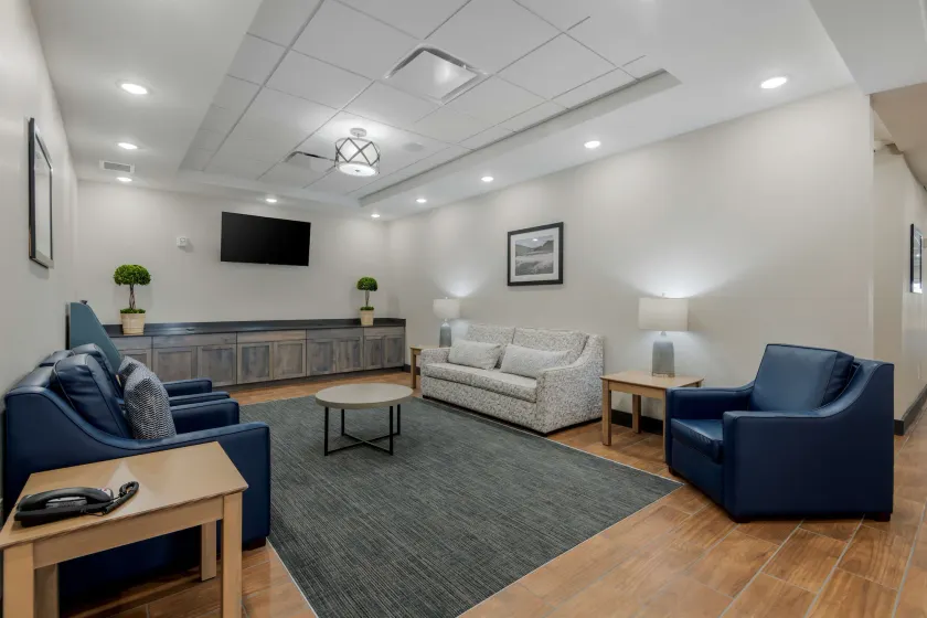 Best Western Plus Rumford Falls - Lobby