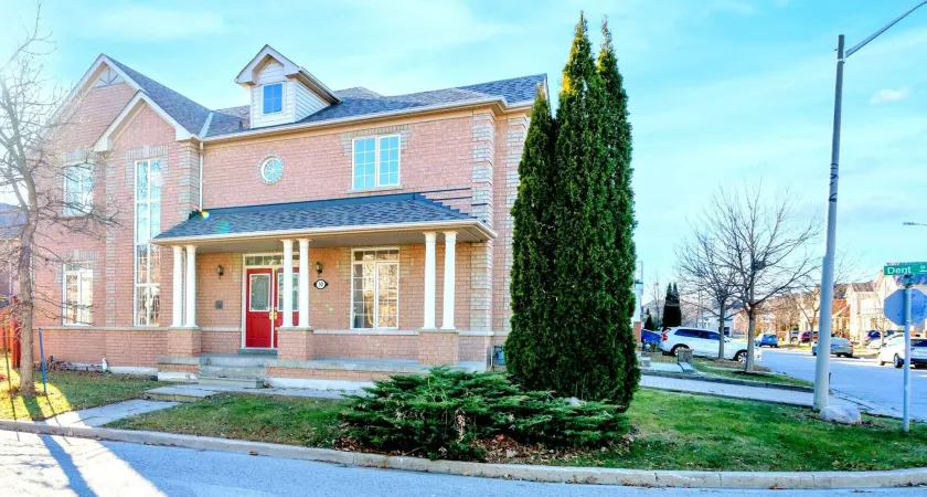 King Bed, Home Gym, 4 TVs, Near recreational Parks, Tennis Court, Shoping Center - Image 1