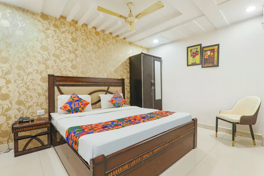 Hotel The Villa By MNG Rooms - Image 1