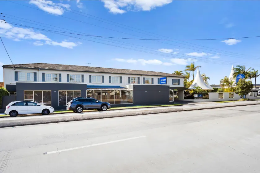 Comfort Inn All Seasons - Image 1