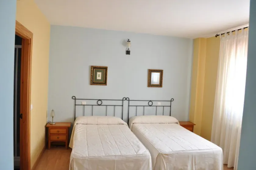 Hotel Puente de Piedra - Image 1