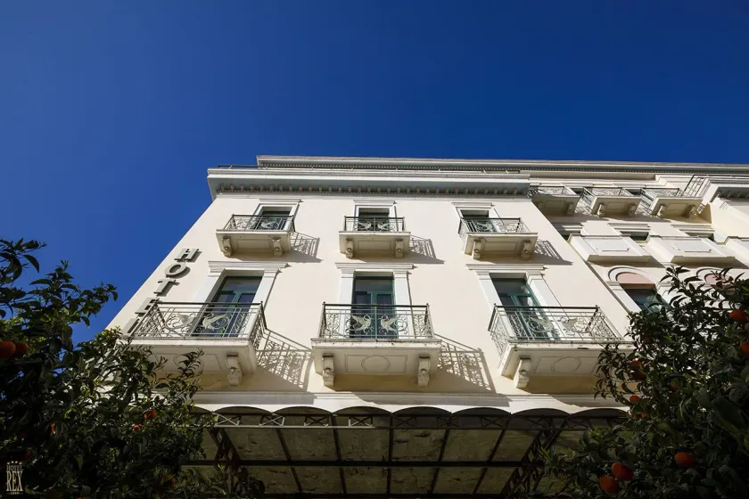 Rex Hotel - Image 1