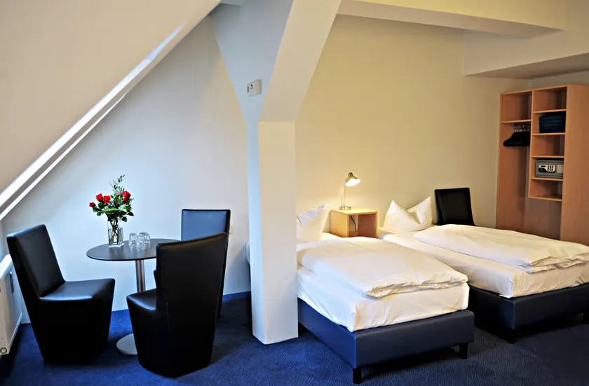 Hotel Transit Loft - Image 1