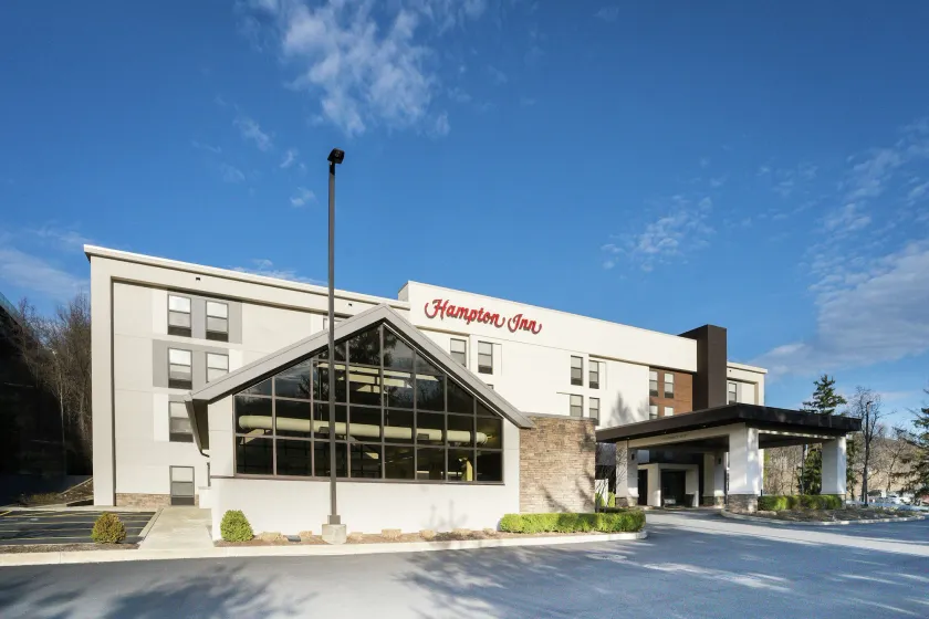 Hampton Inn Clarks Summit - Image 1