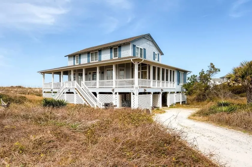 Indigo Pelican Indigo Pelican 5 Bedroom Holiday Home By Bald Head Island - Image 1