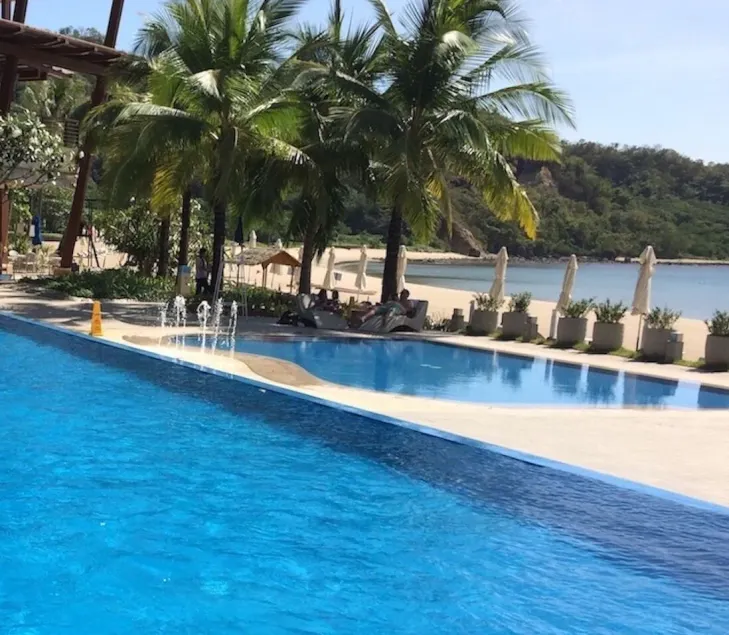 Beach Condos Pico de Loro Hamilo Coast - Image 1