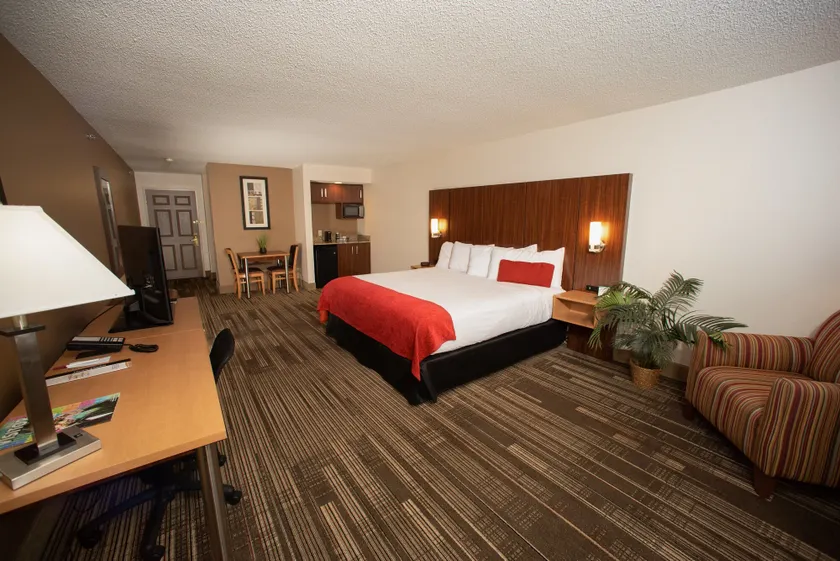 Northfield Inn Suites and Conference Center - Image 1