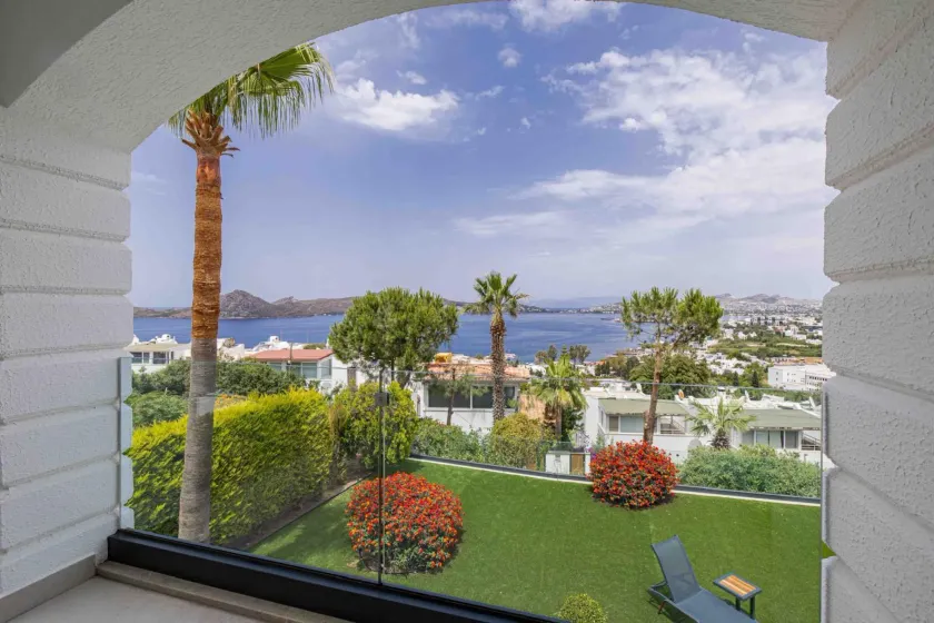 Stunning Villa with Private Pool and Luxuriest Views - Image 1