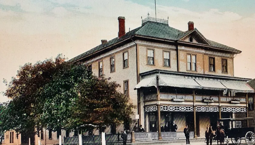 Kennedy House - Image 1