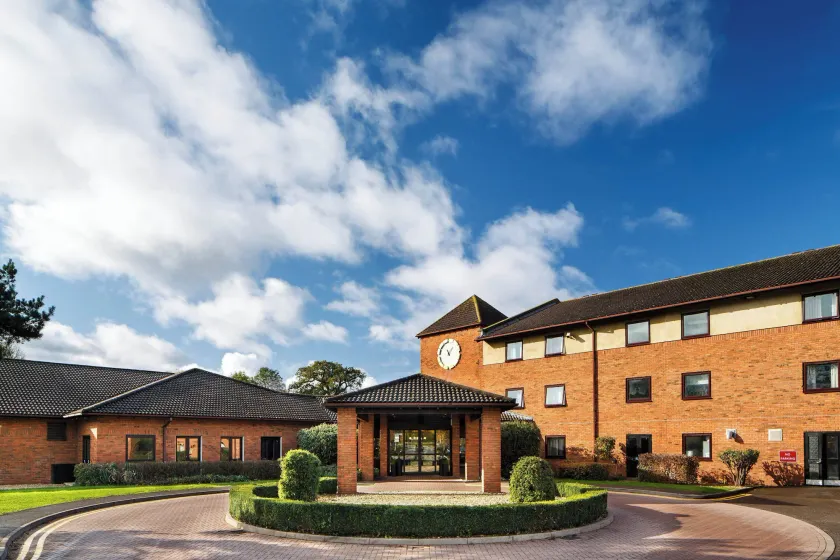 Delta Hotels by Marriott Milton Keynes - Image 1