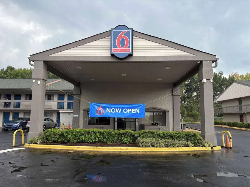 Studio 6 Suites Charlotte, NC Northlake - Image 1