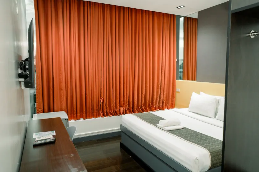 Greenwindows Hotel - Image 1