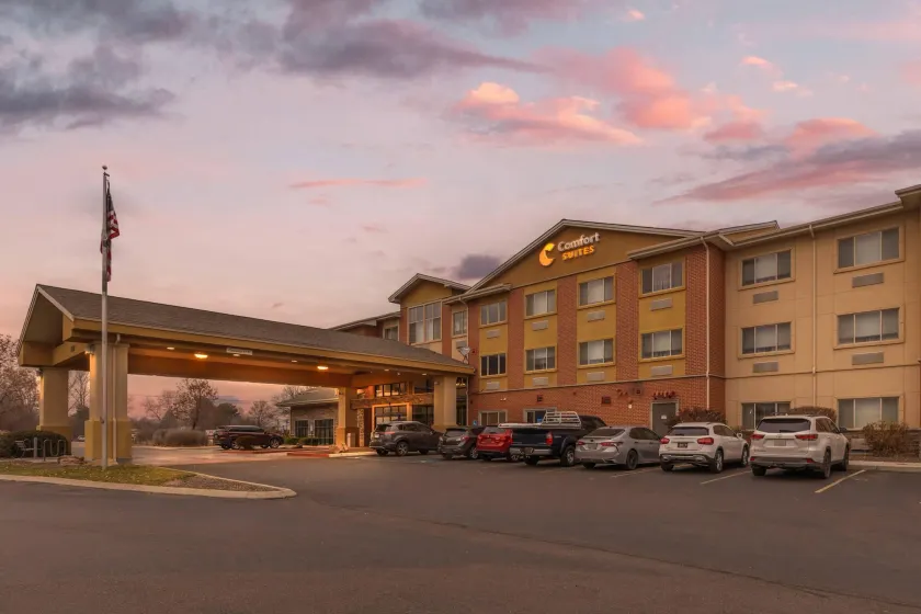 Comfort Suites Boise West Meridian - Image 1