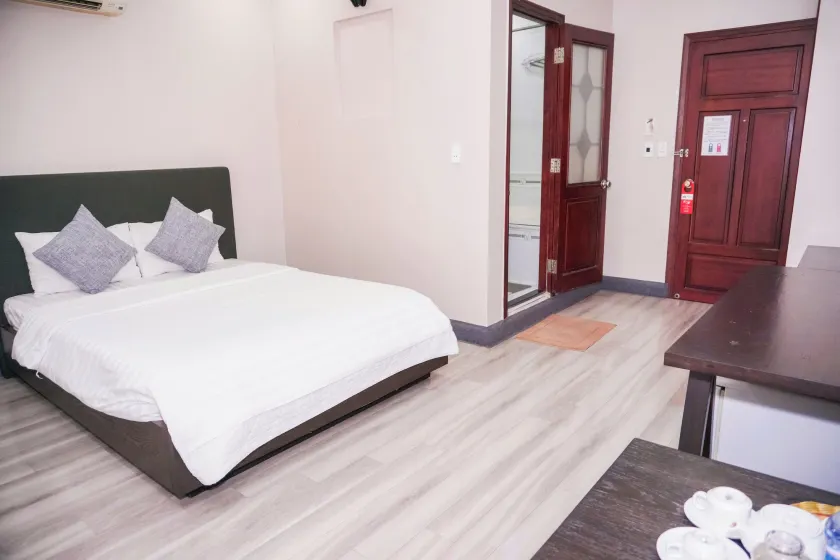 Ha Trinh Hotel - Image 1