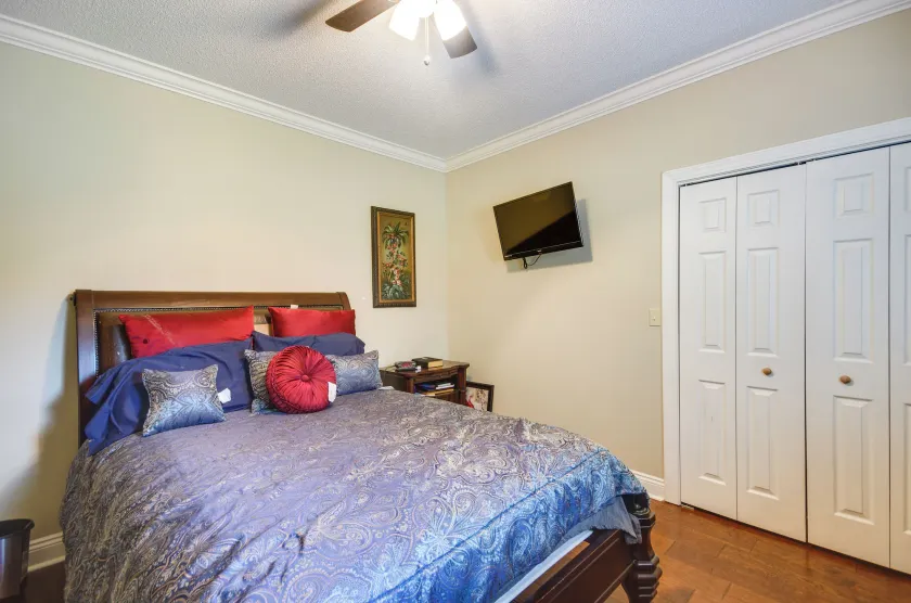 Homey Greenwood Getaway w/ Patio & Backyard - Innvendig