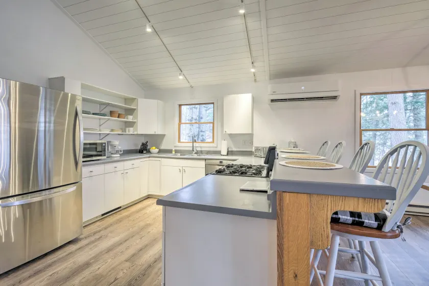 Walloon Lake Vacation Rental: Walk to Water! - Interiør