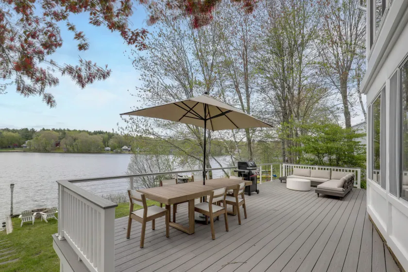 Kayaks, Paddleboat! Lakefront Retreat in Barnstead - Image 1