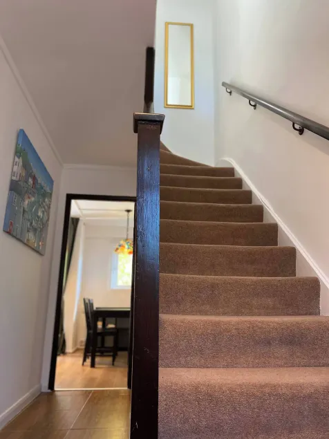 Beautiful Central duplex Flat, 2 Bedroom & Balconies, excellent transport links to Landmarks - Image 1