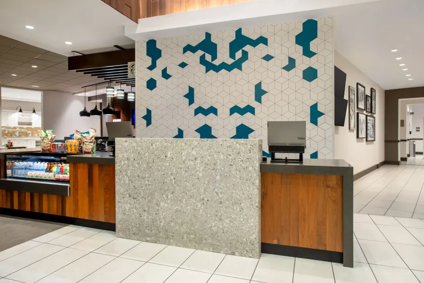 Hyatt Place Austin Airport - Vestíbulo