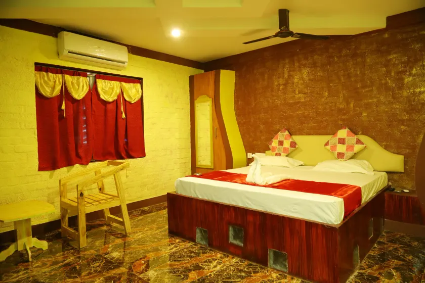 Navagiraga Resorts & Hotel - Image 1