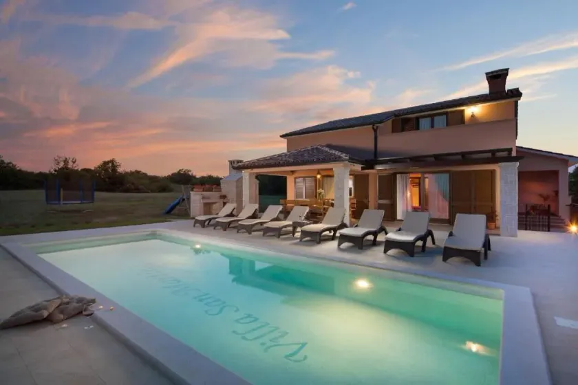 Villa San Martino Heated Pool, Jacuzzi & Peace - Image 1