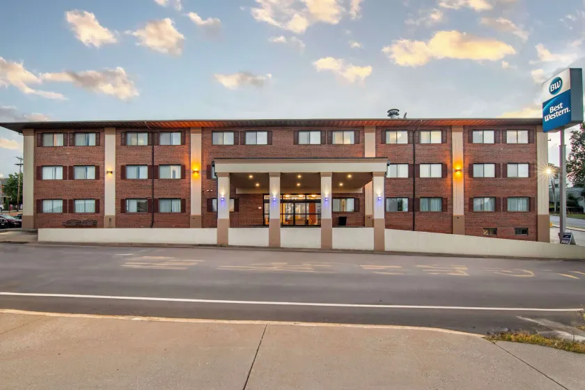 Best Western On the River - Image 1