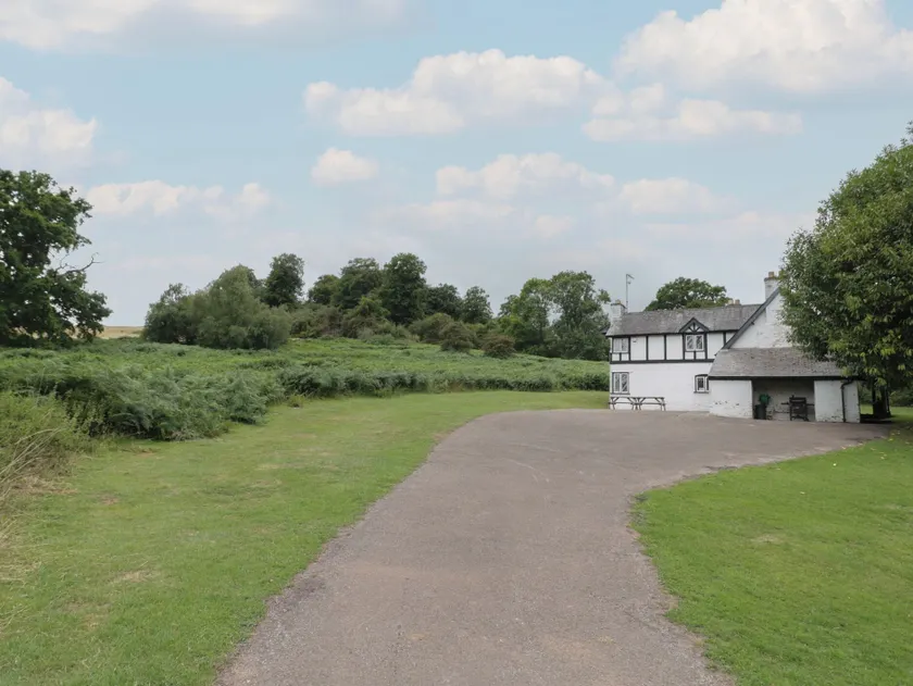Hillside Cottage - Image 1