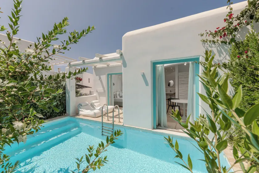 Majo Suites Hotel - Image 1