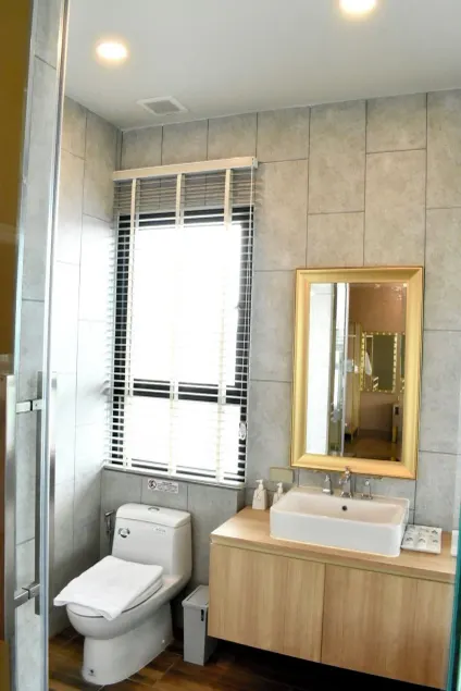 Siri Oriental Bangkok Hotel - Image 1