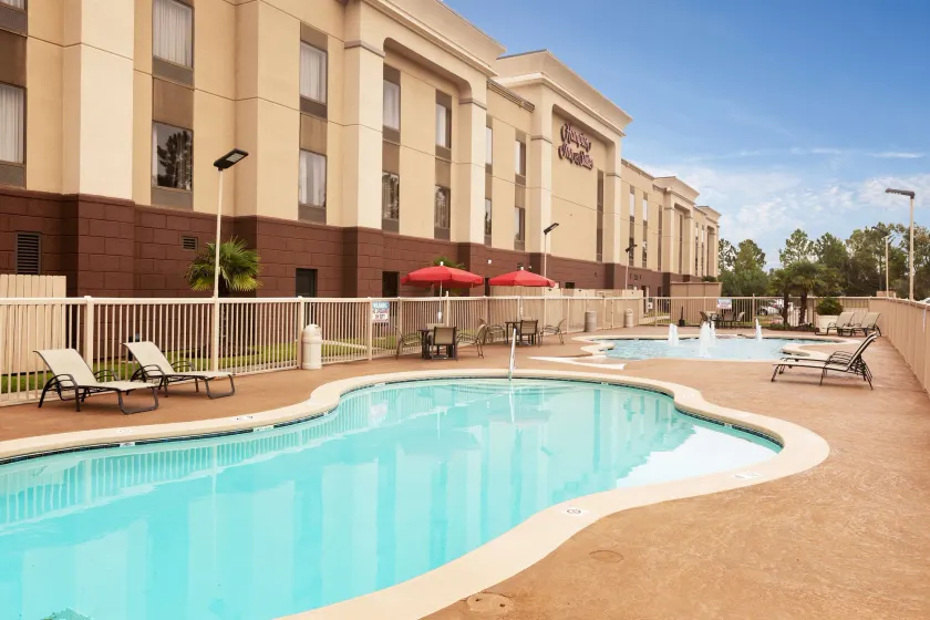 Hampton Inn & Suites Baton Rouge - I-10 East - Image 1