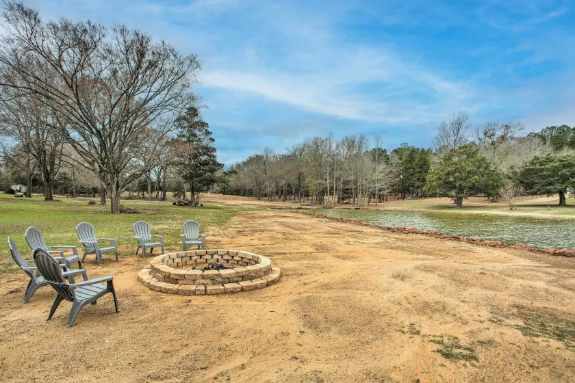 Spacious Lakefront Home w/ Fire Pit & Fun Barn! - Image 1