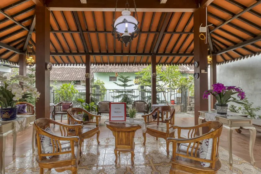 RedDoorz Syariah near Wijilan 2 Yogyakarta - Image 1