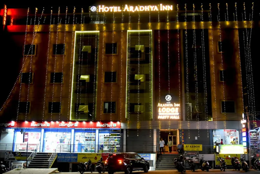Hotel Aradhya Inn Deralakatte - Image 1
