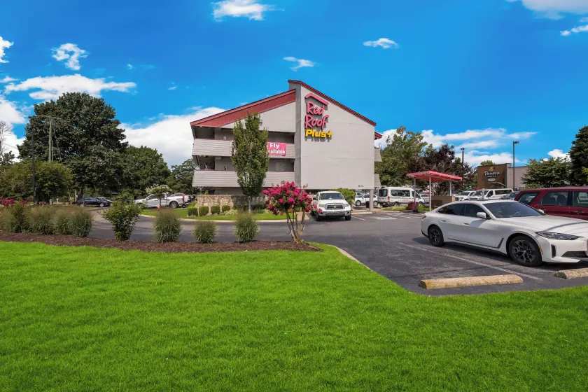 Red Roof Inn PLUS+ Nashville Airport - Image 1