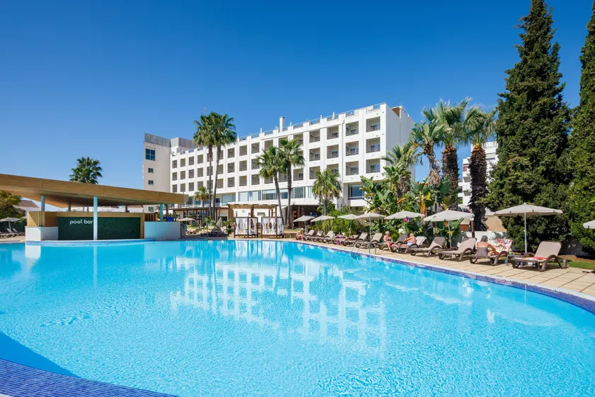 AP Maria Nova Lounge - Adults Friendly - Image 1