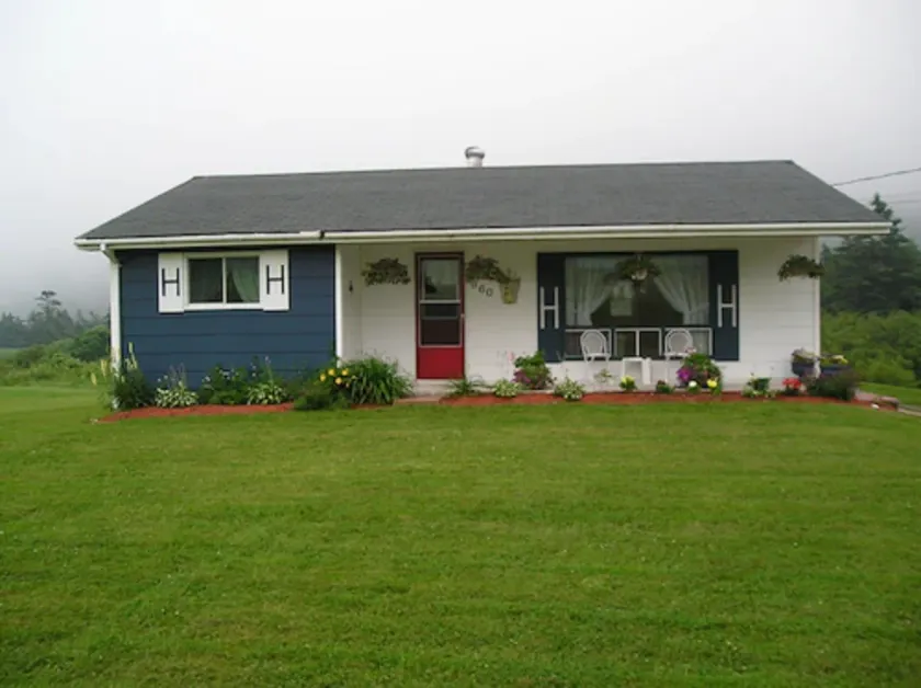 Gullivers Cove Oceanview Cottages - Image 1