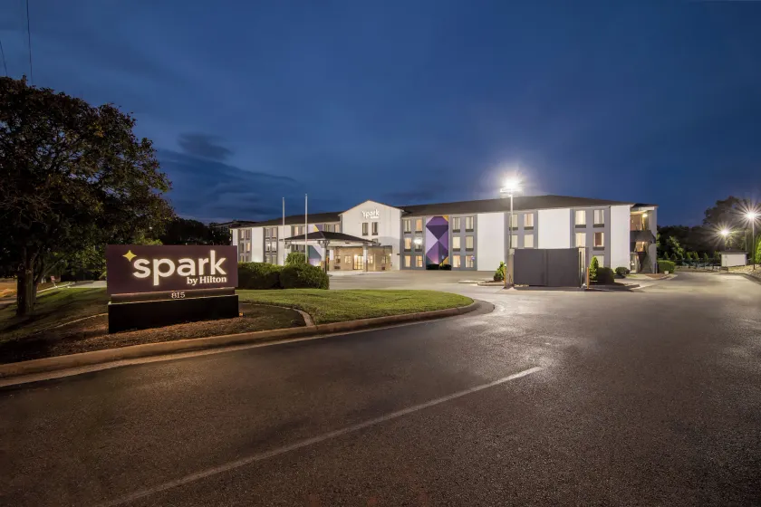 Spark by Hilton Roanoke Civic Center - Image 1