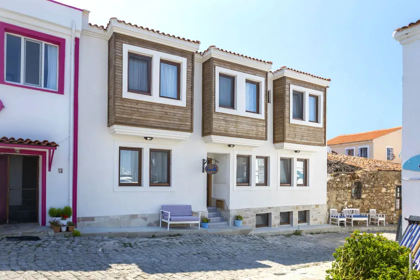 Troas Ada Hotel - Image 1