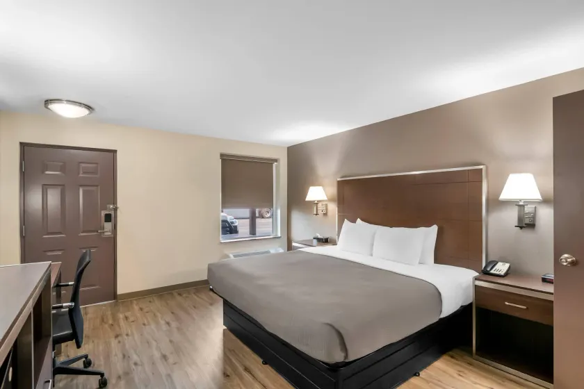 Quality Inn Waterbury East - Image 1