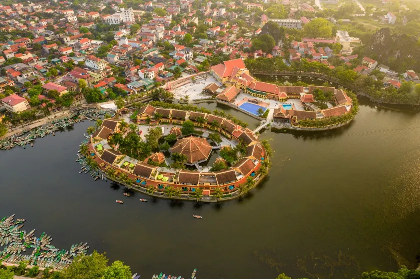 Emeralda Resort Tam Cốc - Image 1