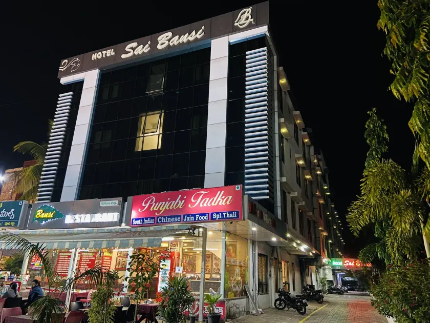 Hotel Sai Bansi - Image 1