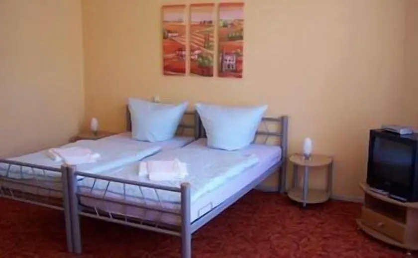 Hotel Pension Streuhof Berlin - Image 1