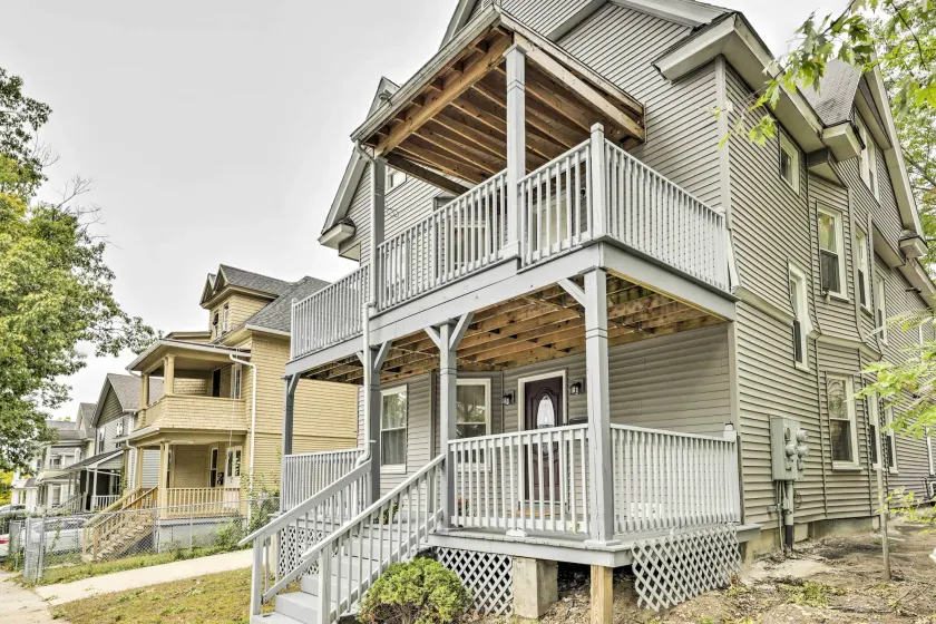 2 Mi to Downtown: Springfield Apt w/ Balcony! - Image 1