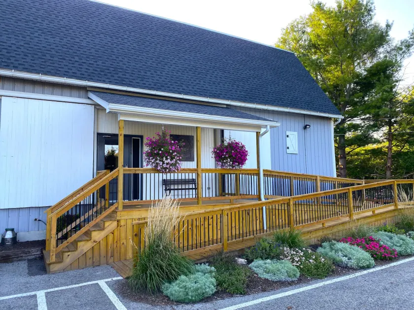 Lake Ontario Motel & Inn - Image 1